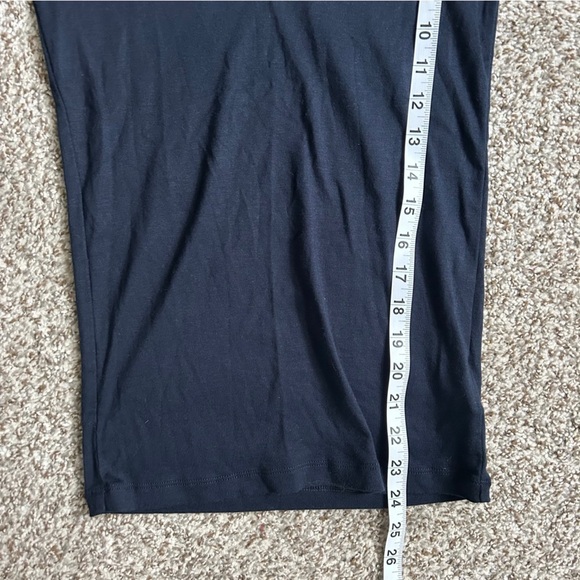 🦋 Gap The Modern V-Neck Short Sleeve T-Shirt Casual  Medium Navy Blue - Picture 6 of 6